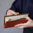 温かな生成り色が心地いいがま口長財布 Ange エンジ A01078