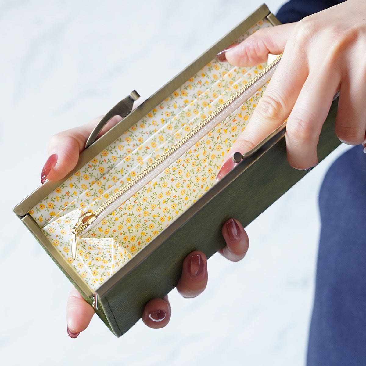 黄色の小花柄がきれいながま口長財布 Ange グリーン A02039