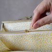 黄色の小花柄がきれいながま口長財布 Ange ベージュ A03039