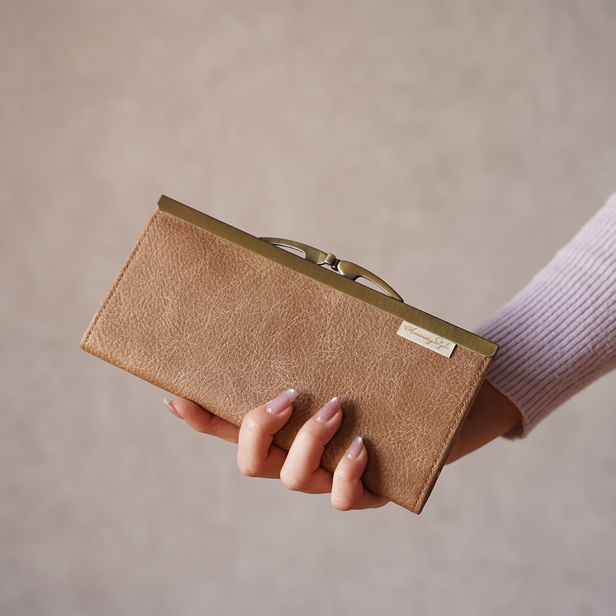 内側の花柄に心ときめく優雅ながま口長財布 Ange ベージュ A03036