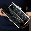 黒の花柄が美しい薄くて軽いがま口長財布Luna 黒 C05006